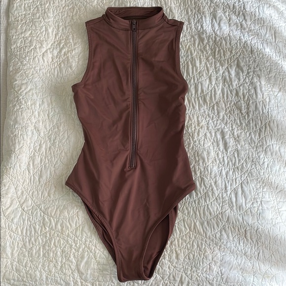 Skims zip up one piece in Cocoa XS (NWT) - Picture 2 of 5
